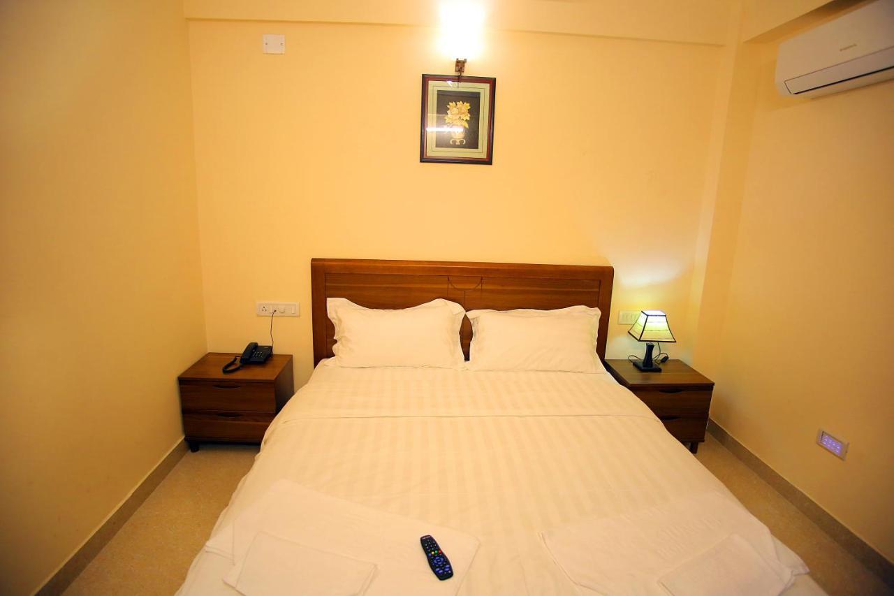 The Lounge Business Hotel 班加罗尔 外观 照片